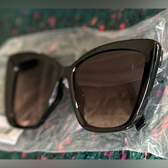 ‼️RARE‼️?O by Oscar De La
Renta??NWT?Riley *beveled cat eye* Sunglasses main image 5